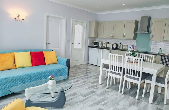 Step Free Bungalow/Close To The Beach