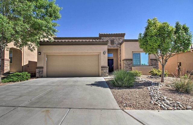 Step-Free, Modern Home - 12 Mi to Old Town!
