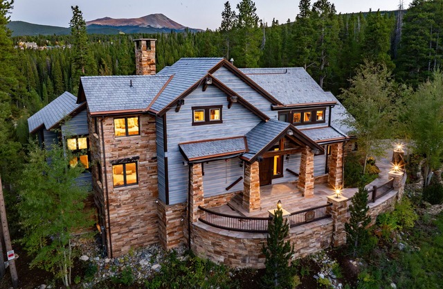 Step out to the ski run, your hot tub or the sauna