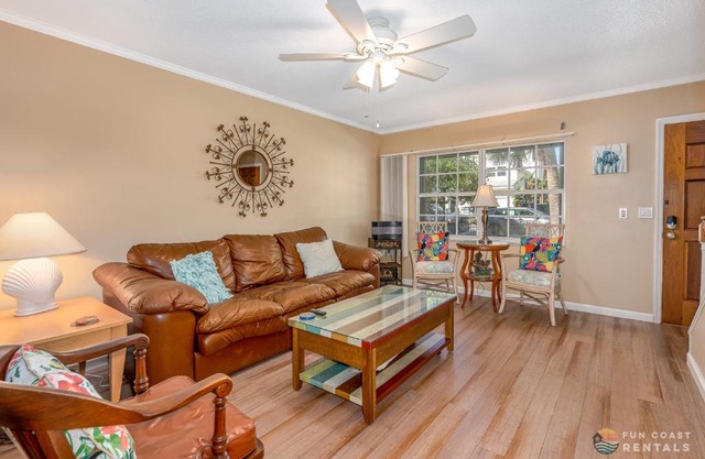 STEPS from Flagler Avenue! Charming Home with Private Garage and Full Kitchen!