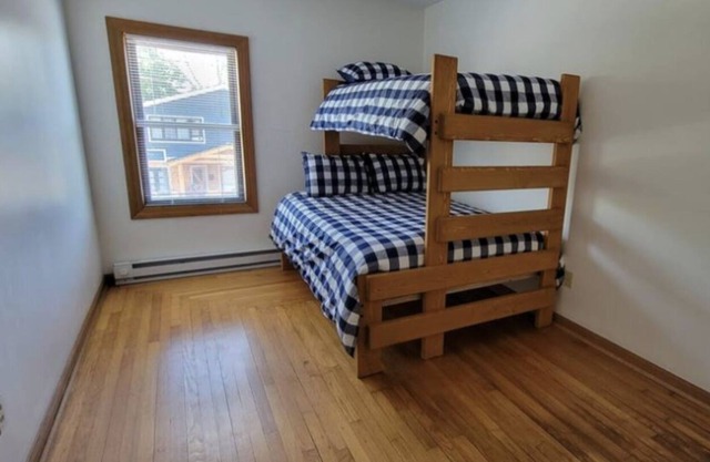 Steps from the Beach in the heart of Schroon Lake