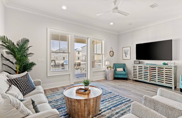 Steps to Beach! 4bd Private Home w/Views & Pier!
