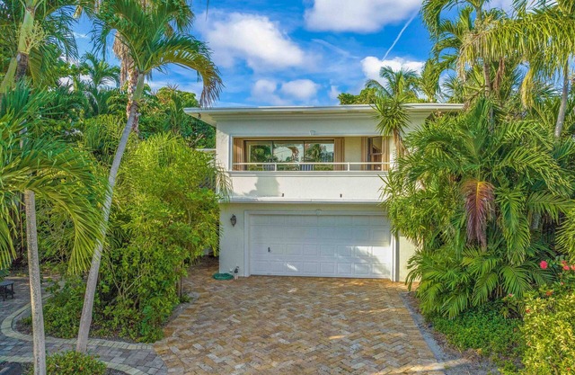 Steps to the Beach and a Stroll to Fort Lauderdale Nightlife
