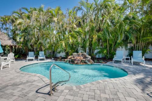 Steps to the Beach, Modern Beach Bungalow