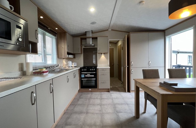 Stewarts Resort Lodge 54 - a lodge that sleeps 4 guests in 2 bedrooms