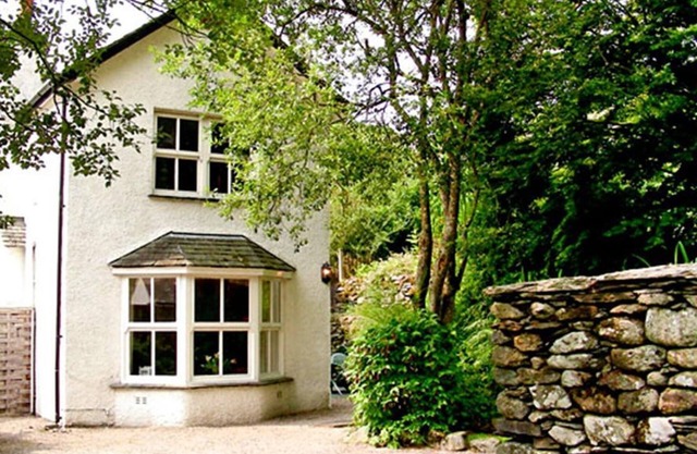 STONE BECK, pet friendly, with a garden in Grasmere