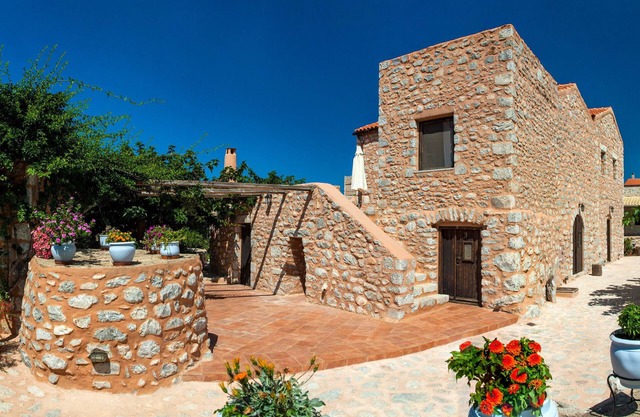 Stone built apartment up to 4,Olive Grove,Near Beach,Mani 4