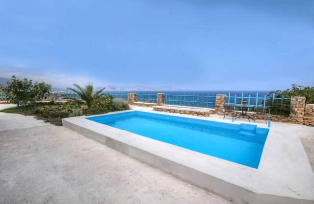 Stone Villa II in Petres