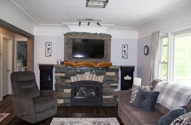Stonehaven Cottages - "The Birchview Suite Duplex - Upper Level"