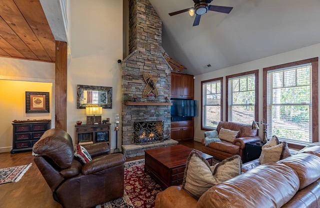 Stoney Brook Cottage at Echota - Hot Tub, Fire Pit, and Outstanding Community Amenities!