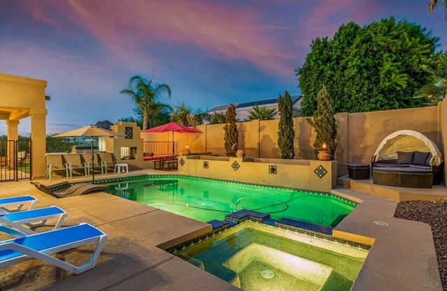 Stop "Heated Pool, Spa, Ping Pong, XBox, billiards