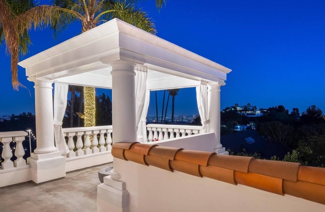 Stradella Spanish - 3B Contemporary Mediterranean Resort-Style in Bel Air