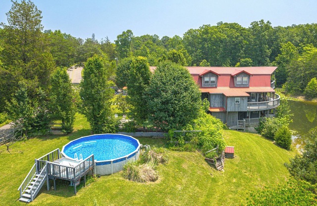 Strawberry Plains Cabin: Private Pond & Game Room!