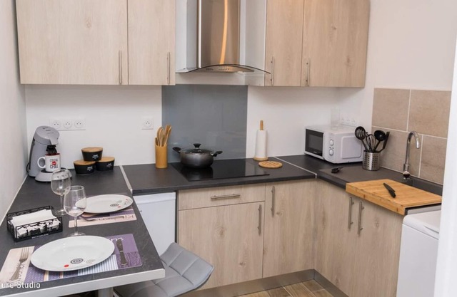 Studio, 160m Station ideal pro weekdays or passing tourism