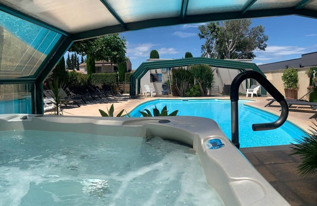 Studio 2 people with swimming pool