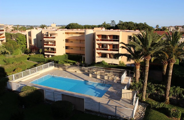 Studio 3 pers. Golfe Juan residence with swimming pool between Cannes and Juan les Pins