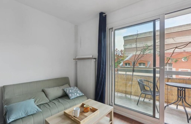 Studio aménagé avec terrasse