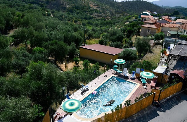 Studio Apartment 'Gli Angeli Nonna Erminia E Vittorio' with Shared Pool, Wi-Fi and Air Conditioning