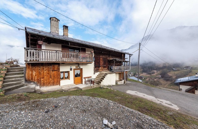 Studio Apartment "2-4 Personnes" with Mountain View, Private Terrace & Wi-Fi