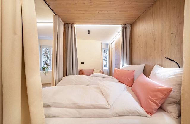 Studio Apartment 'Avia Living Anna' with Mountain View, Balcony and Wi-Fi