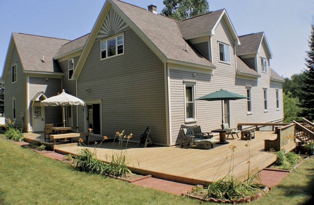 Studio apartment close to Boyne Mountain with 2 addl bedrooms sleeps 6