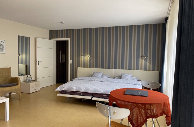 Studio Apartment 'Nr 1 Haus Stiegeler Adelhauser' with Private Terrace and Wi-Fi