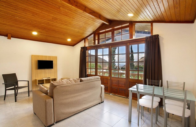 Studio Apartment "Paraíso del Molinero Alto" with Shared Pool and Private Open Terrace