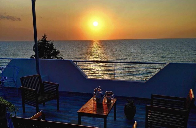 Studio apartment with sea view