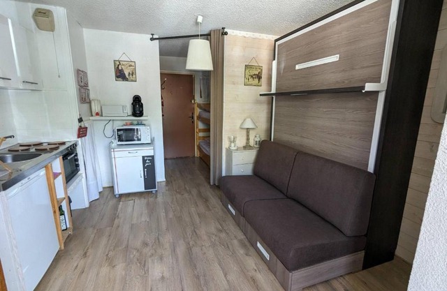 Studio cabine pour 3 personnes avec balcon Ouest, au centre de Valloire, proche commerces et ski - FR-1-263-461