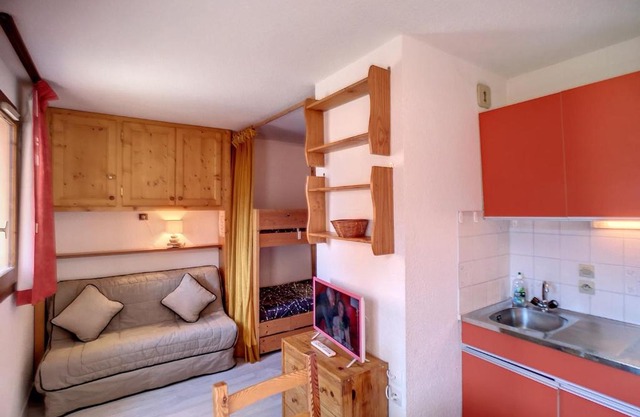Studio Carlines I, ski aux pieds, 3 pers, idéalement situé aux Menuires, quartier Bruyères - FR-1-178-40