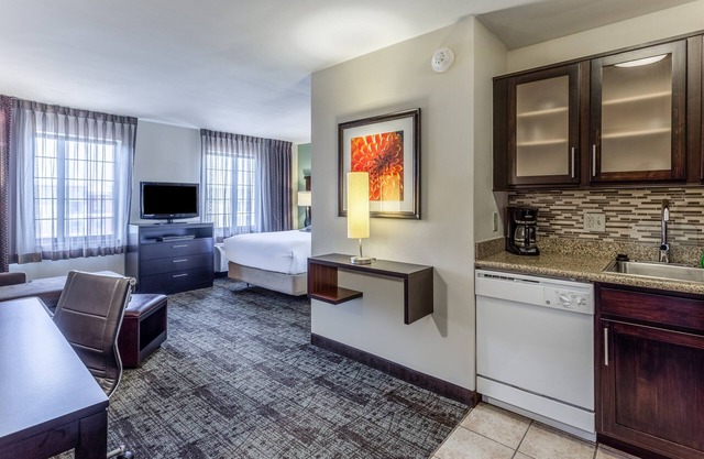 Studio | Free Breakfast, Indoor Pool & Hot Tub