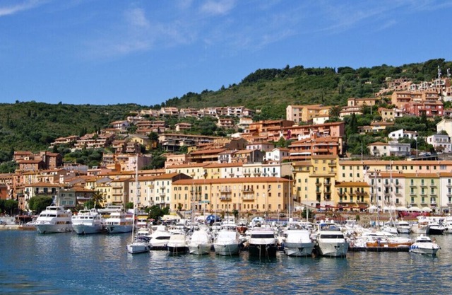 Studio in the historic center of Porto S. Stefano near the Rocca and the beaches