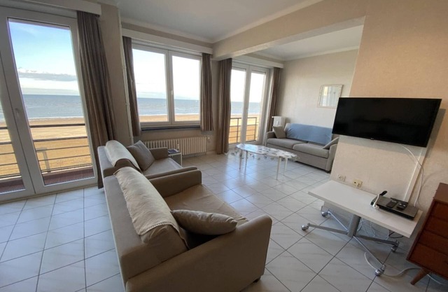 Studio in Knokke with Stunning Sea Views