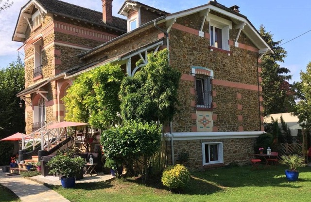 Studio in magnificent villa near Paris-4 people