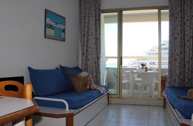 Studio in Villeneuve-Loubet Plage with Private Parking, Sleeps 2/4