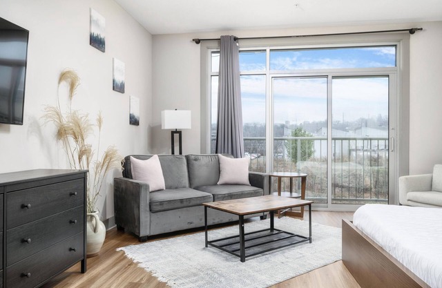 Studio King Suite with Kitchen | 201