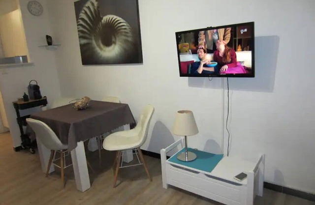 Studio + Loggia : 4 Couchages Avec Parking - Proche Plage ET Tous Commerces