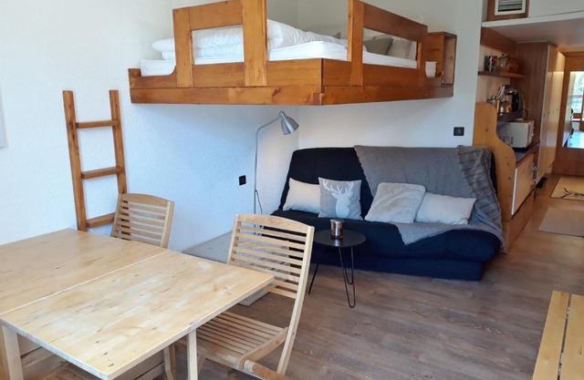 Studio lumineux au pied des pistes, balcon Sud-Ouest, Wi-Fi gratuit, 4 pers, Arc 1800 - FR-1-346-391