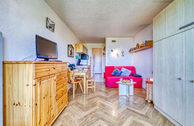 Studio Lunik Orion-49 by Interhome