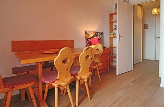 Studio mezzanine au pied des pistes avec balcon, idéal pour 4-6 personnes - FR-1-398-552