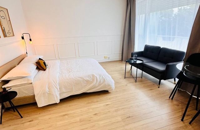 Studio Moderne et Paisible à Proximité de Paris