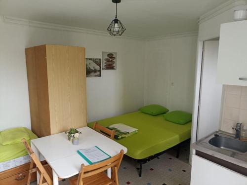 Studio N3 situer a 5mn de la plage