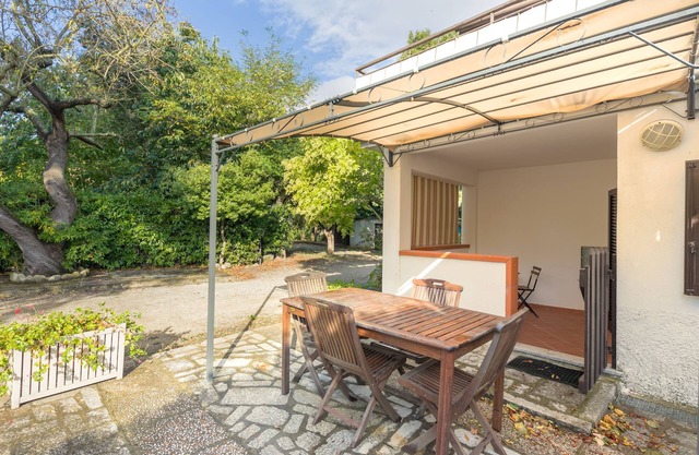 Studio near the beach - Apartment Lucia