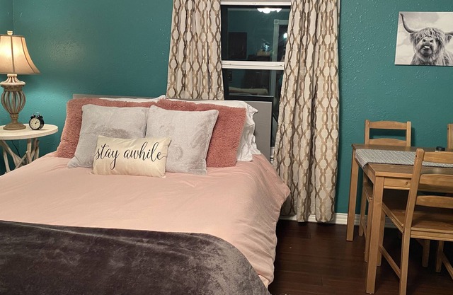 Studio Oasis, DFW Airport Euless/Grapevine