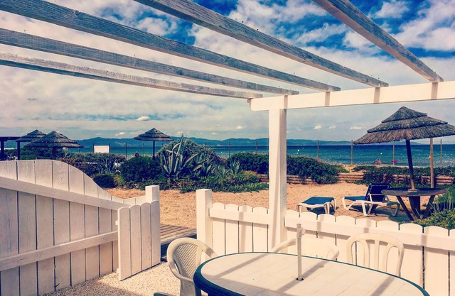 Studio on the beach with sea view