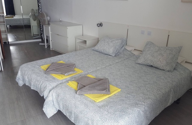 Studio , southfacing sea views , own patio, 2 heated pools, overlooking harbour