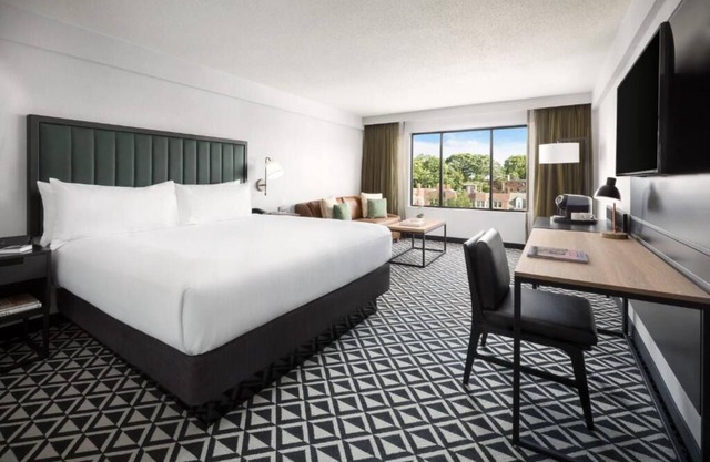 Studio Suite at Arcadian Hotel! Close to The Museum of Fine Arts, Boston