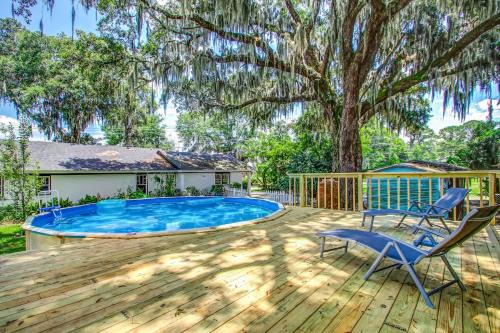 Studio w Gazebo & Pool-Swanky Savannah Style