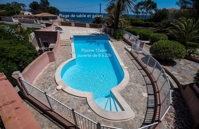STUDIO with SWIMMING POOL and BEACH