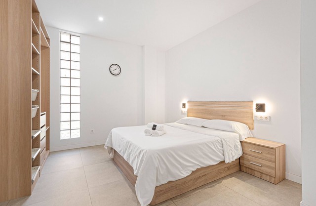 Studio 'Zona's Estacion De Tren' with Wi-Fi and Air Conditioning